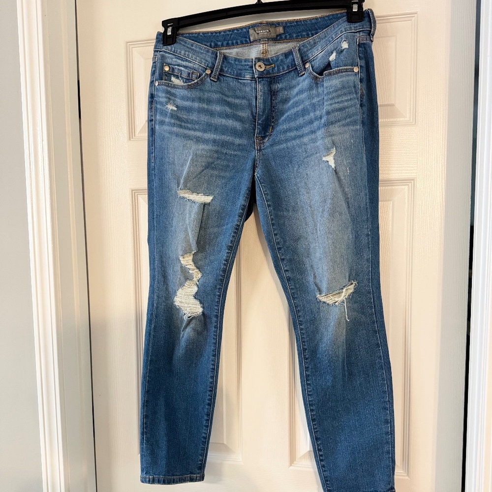 New Torrid Feel the Fit distressed straight leg jeans size 10R